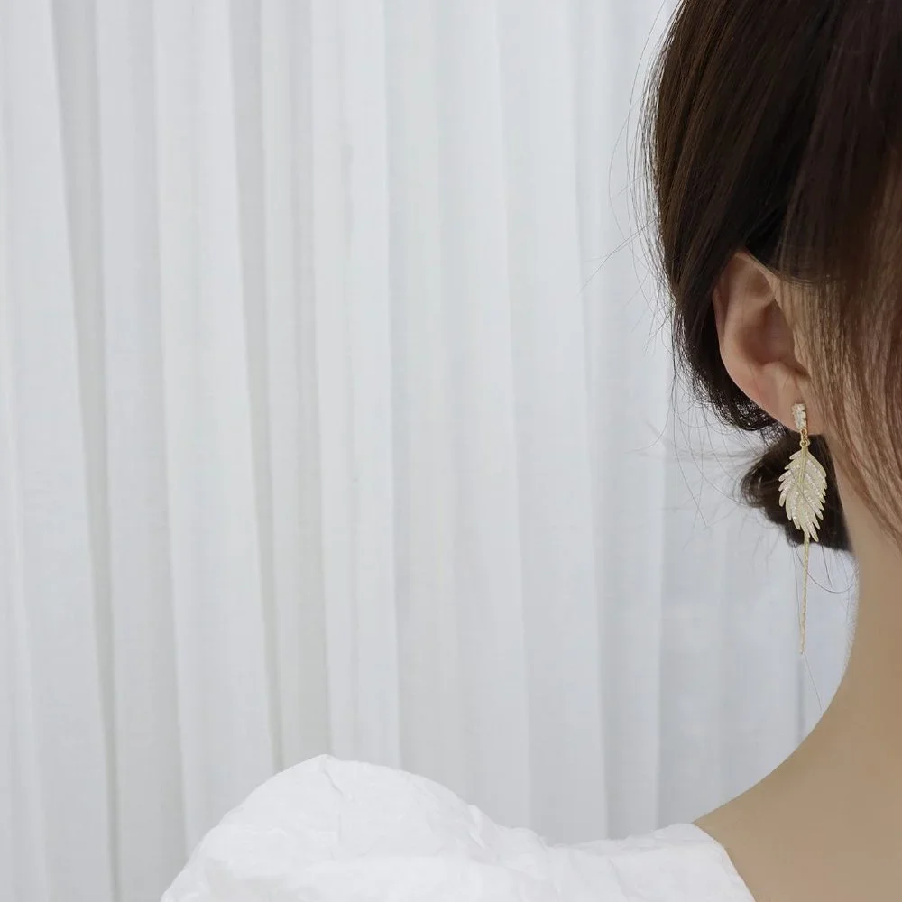 #NEW 14K Gold Plated Diamond Leaf Tassel Earrings - Picture 2 of 8